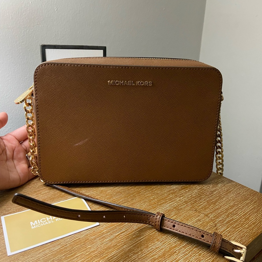 Micheal Kors crossbody